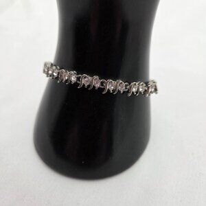 ✨ Vintage Y2K Silver-Tone "Hugs & Kisses" Tennis Bracelet